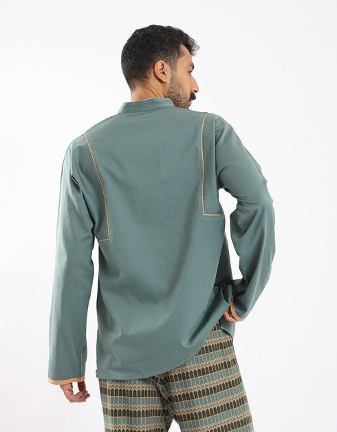 Shirt with contrast color trims